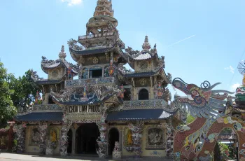 Chùa Linh Phước – Công trình kiến trúc đậm đà bản sắc Á Đông